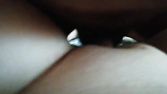 Кончает на животик с классными стонами девушки