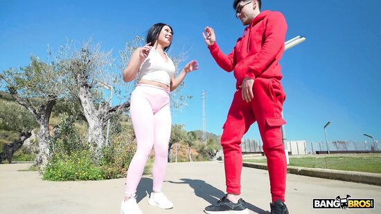 У всех на виду беру её в пи...