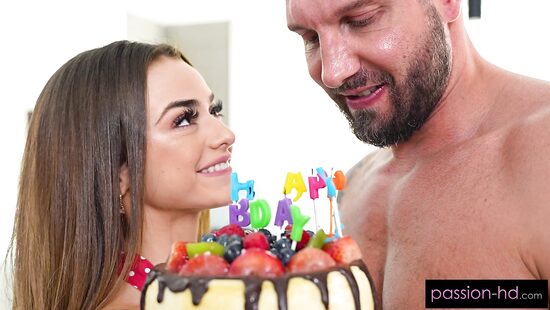 Крошки по всему телу