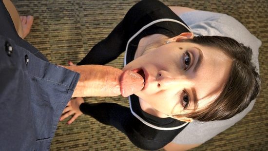 В отеле старый развратник трахнул на камеру молодую любовницу