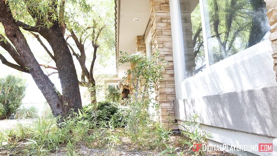 После апокалипсиса увидел в душе настоящую женщину и жёстко трахнул