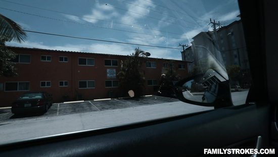 Пригласила в гости однокурсника и первым делом соблазнила его