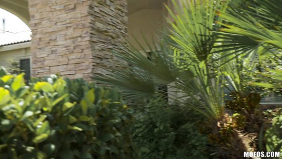 От обиды что спалилась на измене дала любовнику в анальную щель