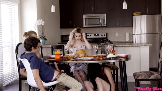 Красавицы сестрёнки дружно шпилятся с одним бойфрендом