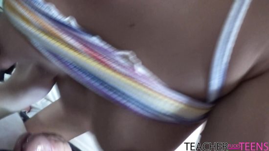 Озабоченный препод засадил толстый член в мелкую киску худенькой студентки