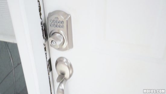 Бисексуалка латинка приболтала на секс с парнем подружку лесбиянку