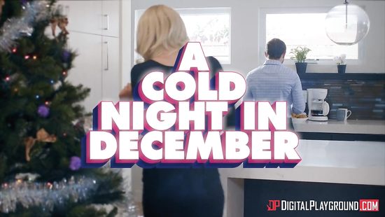 Властные лесбиянки заставили трахнуть себя послушного мужика