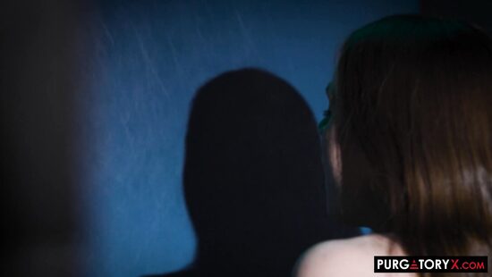 Домохозяйка в клубе "Удар спермы"