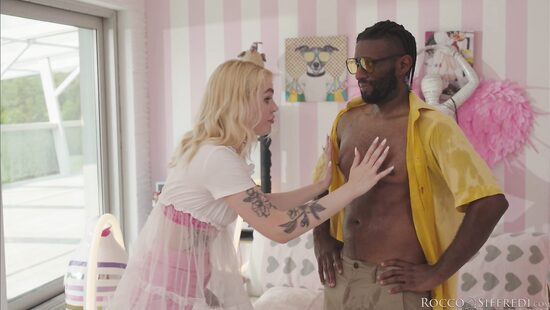 Барби никогда не будет секретаршей