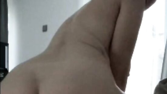 Трахает себя