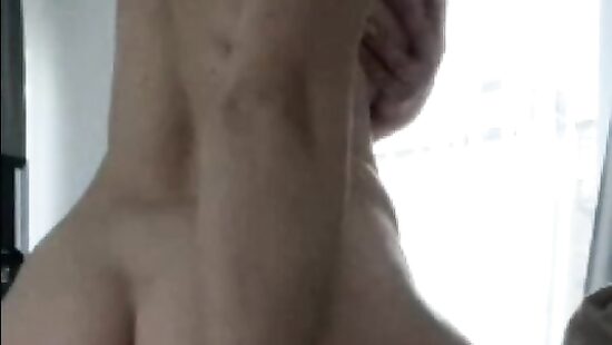 Трахает себя