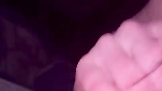 Моя шлюшка сосёт очень сочно