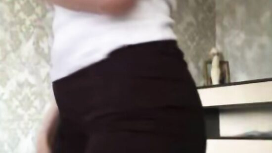 Вероника Аверьянова показывает свое тело