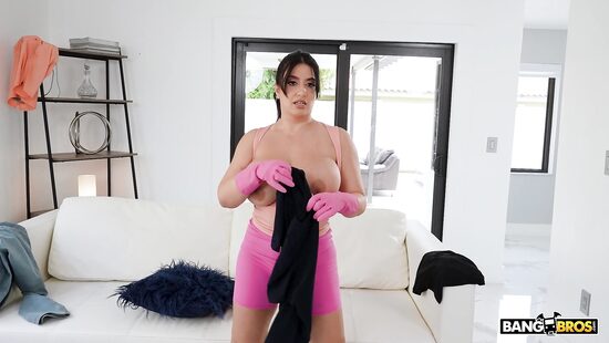 Генеральная уборка трусов с попки