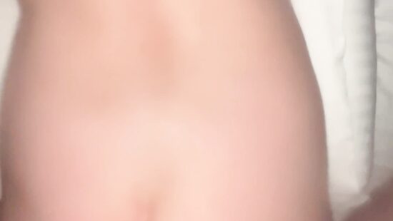 Трахает русскую раком .