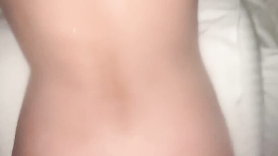 Трахает русскую раком .