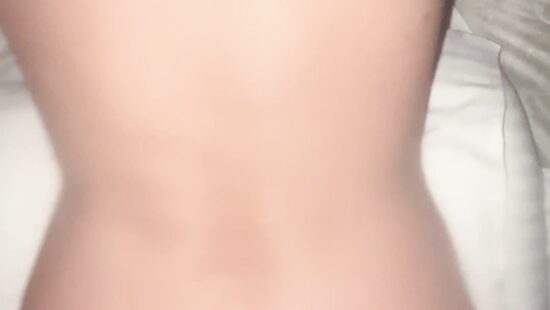 Трахает русскую раком .