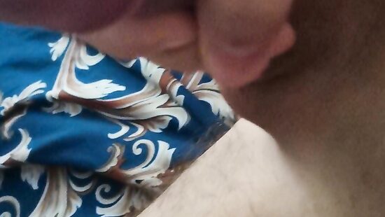 Утром разбудил меня мой твёрдый член!