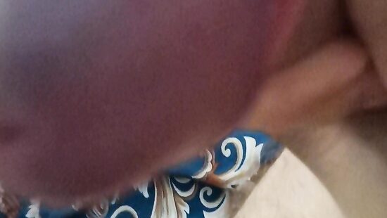 Утром разбудил меня мой твёрдый член!