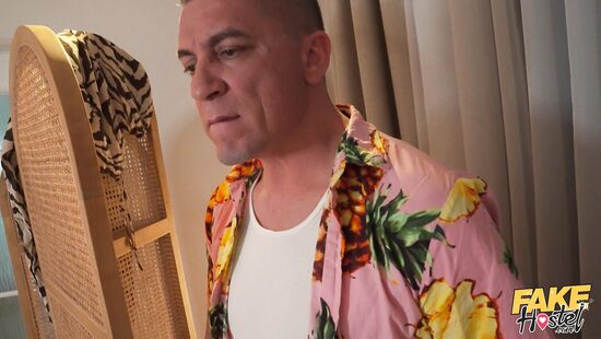 Отель без кроватей, но с лишними членами