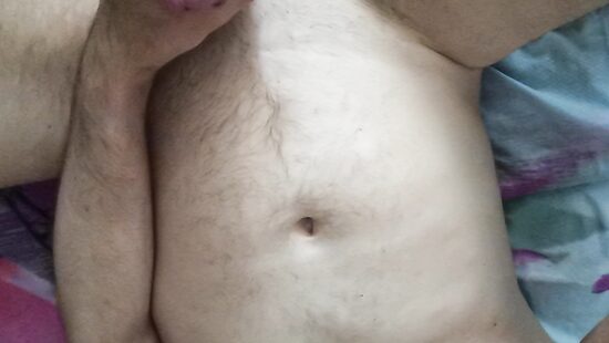 Я сильно возбуждён и между ног очень жарко!