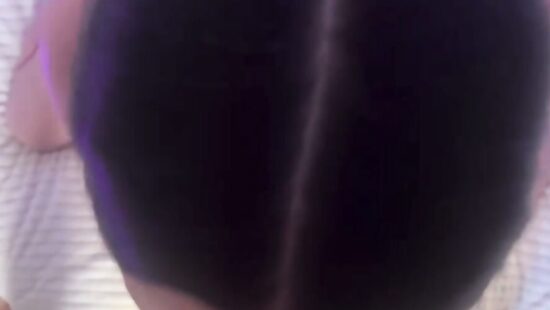 Сосет член с заглотом