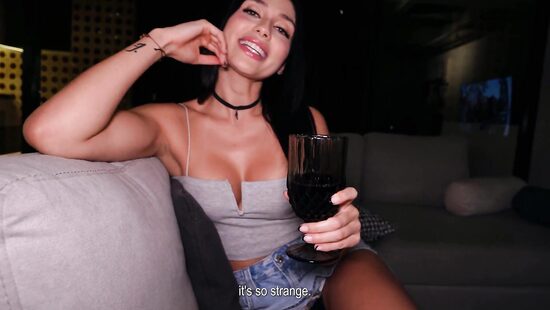 Пока не забыла, зачем пришла и кончила