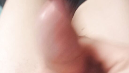 Я дрочу член и кончаю