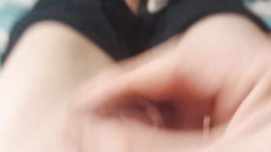 Я дрочу член и кончаю