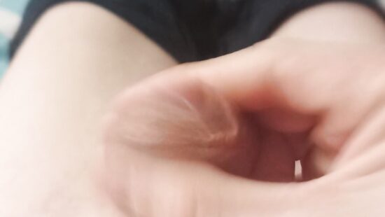 Я дрочу член и кончаю