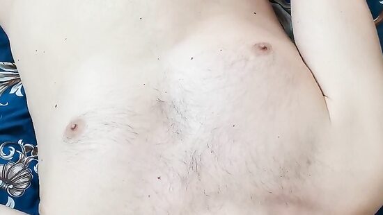 На столько сильно был перевозбуждён что ооочень приятно кончил!