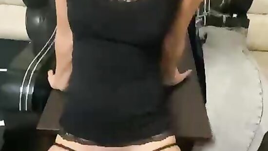 Катя М сосет