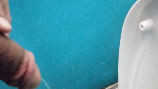 Пенис писает