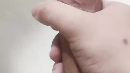 Дрочу в ванной