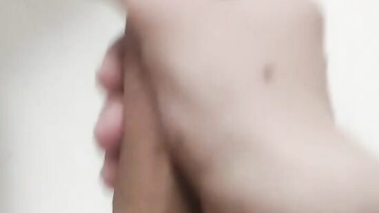 Дрочу в ванной