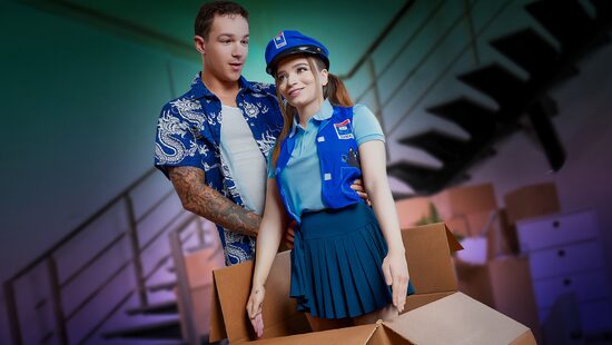 Кто в посылке живет, тот и сексом платит