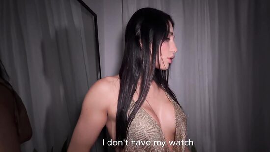 Новое платье оказалось слишком трахательным