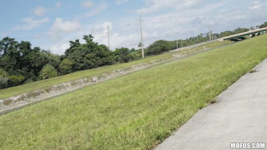 Озабоченный ловелас жестко оттрахал в бритую письку жопастую потаскушку