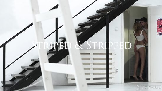 На лестнице удивила милого фут фетишем и отдалась ему раком