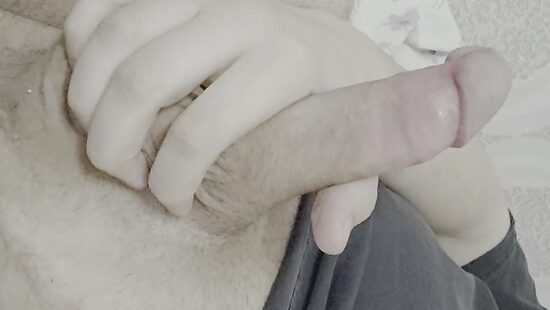 Трогаю своего дружка