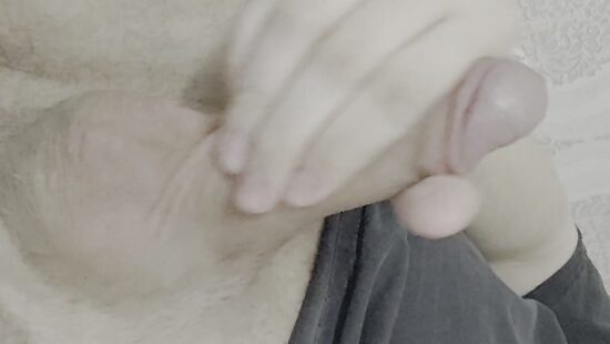 Трогаю своего дружка