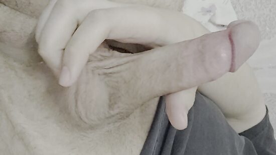 Трогаю своего дружка