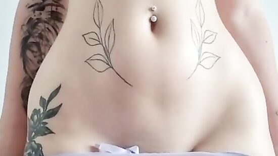 Даже в свободных трусиках тесно