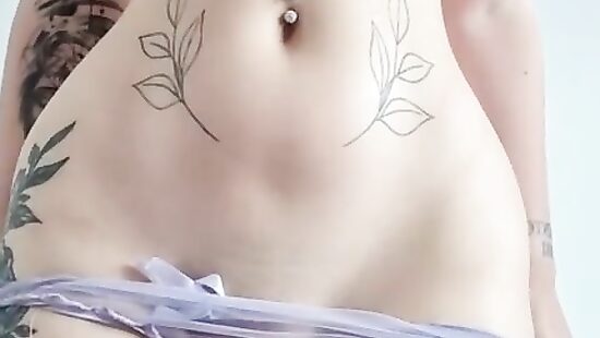 Даже в свободных трусиках тесно