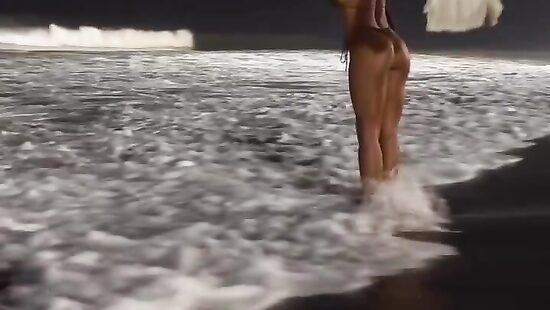 На таких батутах и в море не утонуть