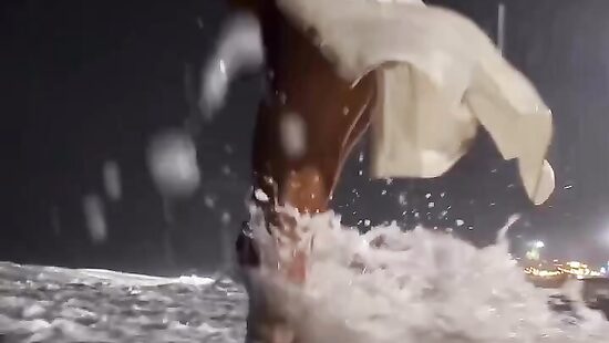 На таких батутах и в море не утонуть