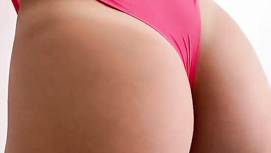 Натуральный рыжий в ядовито розовом