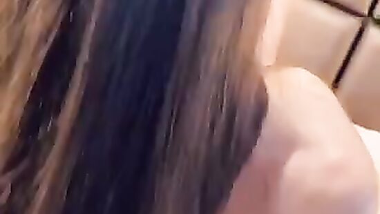 И чё они сиси мнут?