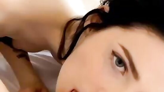 Не могла не помочь подружке