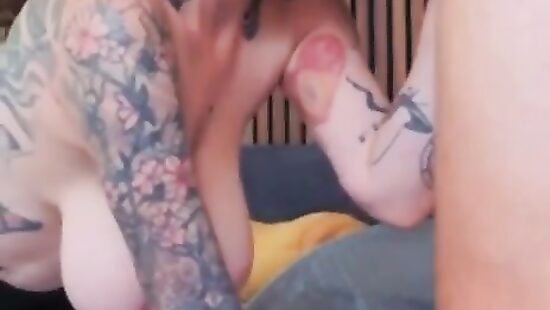 На таких четвереньках долго не простоишь